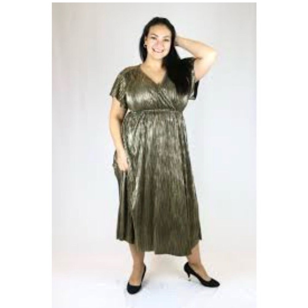 See N Be Seen Gold and Black Pleated Dress - Large